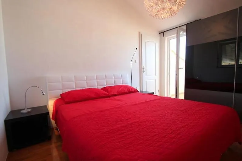 بيت ضيافة 4 Star Apartments With Sea View In Zambratija