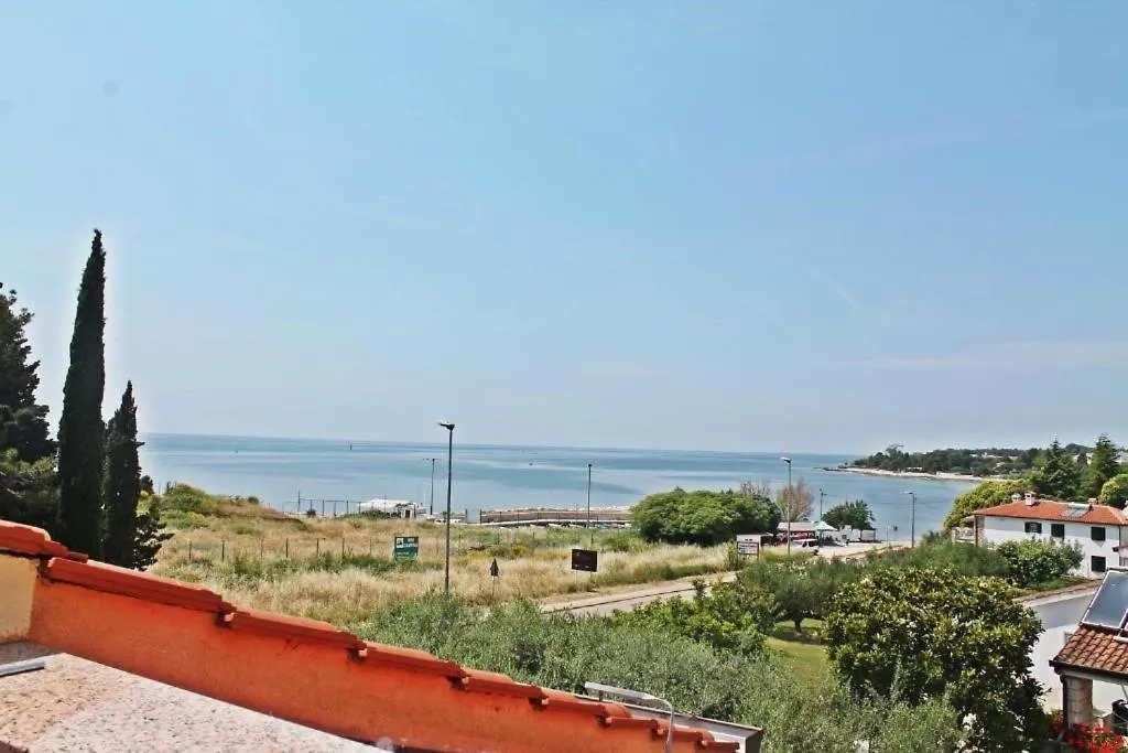 4 Star Apartments With Sea View In Zambratija بيت ضيافة