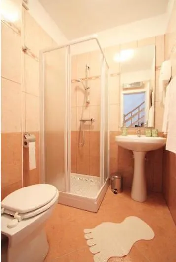 4 Star Apartments With Sea View In Zambratija كرواتيا